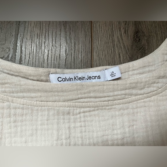 Calvin Klein - Sleeveless Beige Crop - Size L - Picture 2 of 6